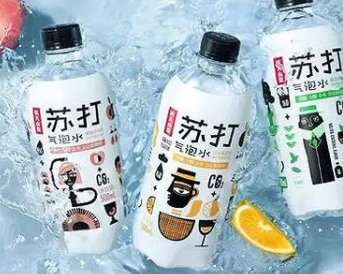 2021年6月30日農(nóng)夫山泉，商標(biāo)“大佬”蹭日系熱度翻車了！市值蒸發(fā)超3000億港元？
